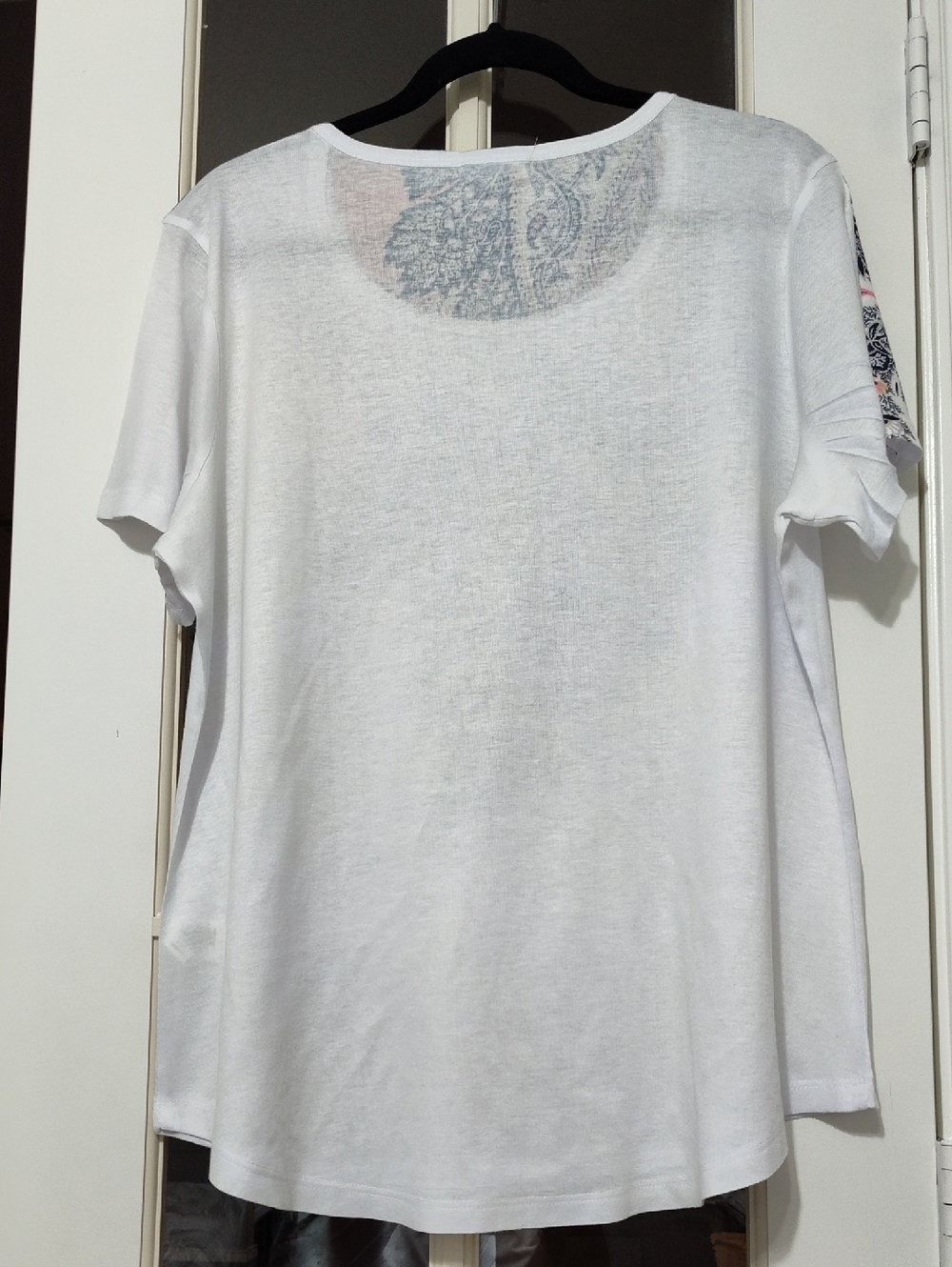 ONE WORLD White Tee with Navy and Blush Paisley V-Panel, 1X - Picture 4 of 6